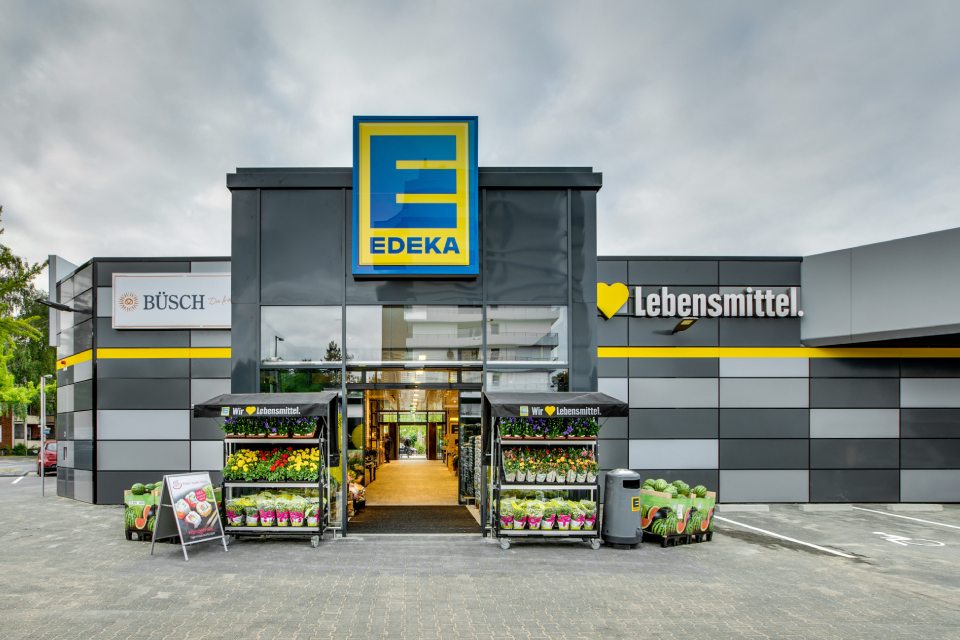 Irkens Lebensmittelhandels KG - Eingangsbereich des Lebensmittelfachhandels EDEKA Irkens in Krefeld-Bockum